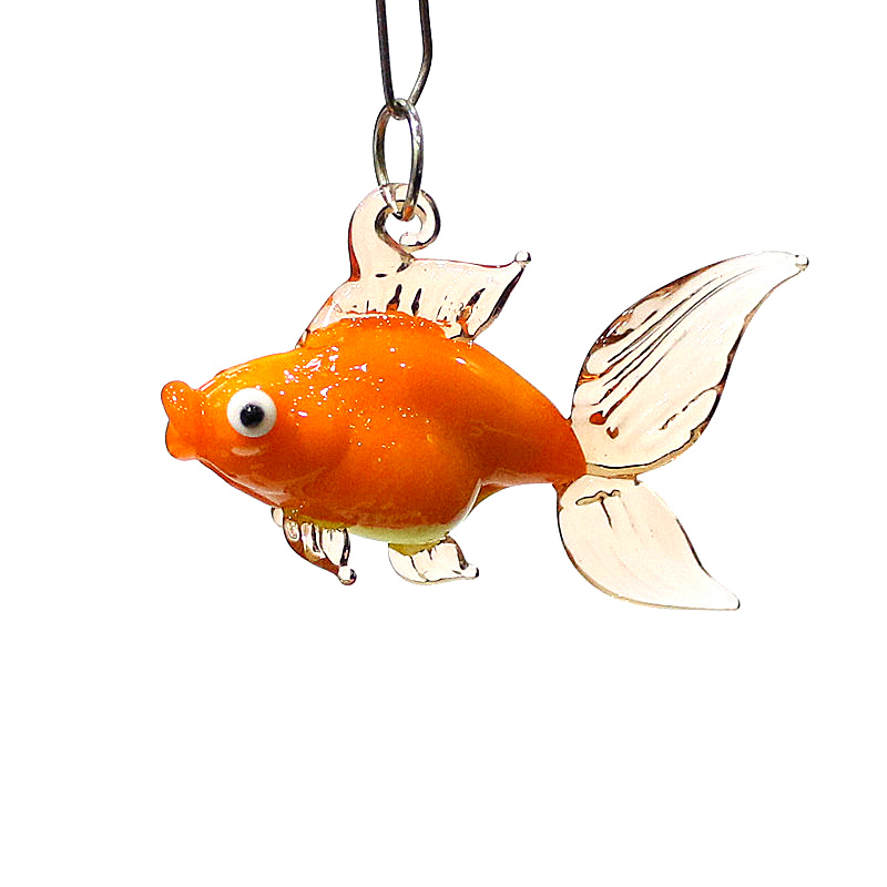 カラフルなミニチュアガラスの魚のペンダントがかわいい海洋動物 - Marine Aquarium Europe のレビューと価格